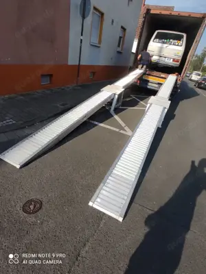 Rampe zur Fahrzeugbeladung in Container   günstiger als Abschleppdienst!