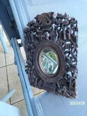 Chinesische Fein Holz Schnitz - Arbeit mit mittigem ovale Spiegel -- Kunst Gegenstand VB 150