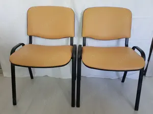 Besucherstuhl   Bürostuhl   Softleder - 3 Stück vorhanden - Stapelbar - gut erhalten - Nichtraucherh