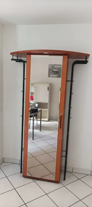 Verkaufe Garderobe mit Spiegel aus Holz 