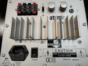 Aktiv-Subwoofer auf Füßen Baßreflex Bild 5