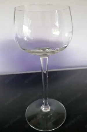 S U C H E  drei alte Wein- , Stängel- , Stengelgläser Bild 2