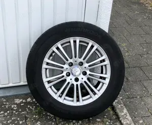 Reifensatz komplett Sommer original Aluminiumfelgen Mercedes E-Klasse 225 55R16