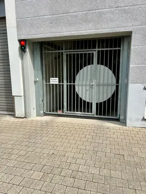 Vermiete einen Tiefgaragenstellplatz in der Südstadt
