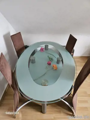 Esszimmertisch