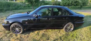 Mercedes-Benz C 180 C 180 Classic Bild 4