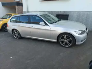 BMW 320 320d xDrive DPF Touring