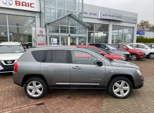 Jeep Compass Limited 4x2 (MK) Leder* Navigation*Allwetterreifen Bild 4