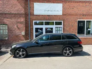 Mercedes-Benz E 200 Avantgarde+AMG Navi+SHZ+MFL+LED 190PS Bild 4