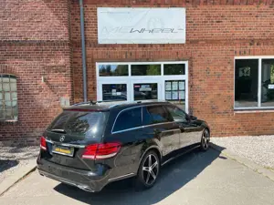 Mercedes-Benz E 200 Avantgarde+AMG Navi+SHZ+MFL+LED 190PS Bild 2