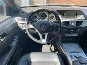 Mercedes-Benz E 200 Avantgarde+AMG Navi+SHZ+MFL+LED 190PS Bild 3