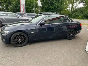 BMW 320 i Cabrio Xenom Leder Navi Bild 3