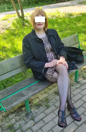 Feminine Transe sucht für 3.6. in Hamburg