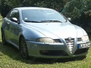 Alfa Romeo GT 1.9 JTD M-Jet Distinctive, TÜV 7.26 Bild 5