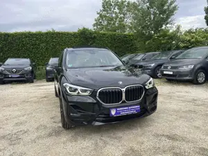 BMW X1 sDrive 18 i Sport Line AHK+LED+PANORAMA-SD+LEDER