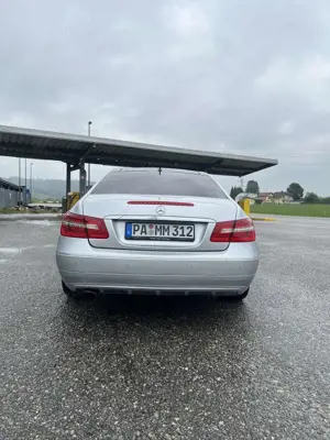 Mercedes-Benz E 250 CGI Coupe BlueEFFICIENCY Automatik Elegance