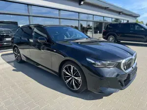 BMW 520 d M Sport -HUD-ACC-Pano-360K-20Zoll