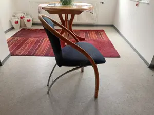 4 Esszimmer  Stuehle 