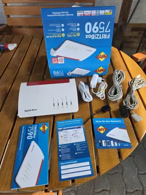 FRITZ!Box 7590 mit kompletten Lieferumfang
