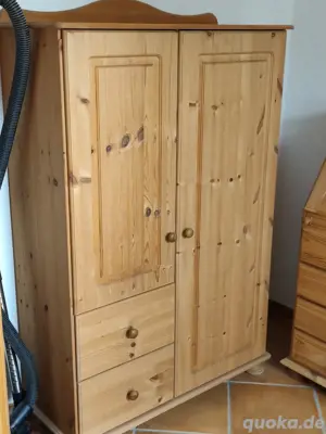 Holzschrank für Büro oder Schlafzimmer
