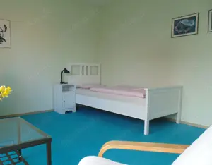 Zimmer 20 qm, ruhig und hell, mit eigenem Duschbad in 22399 Hamburg Poppenbüttel