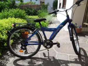 Jugend-Trekkingfahrrad 20 Zoll, blau, 18-Gang-Kettenschaltung