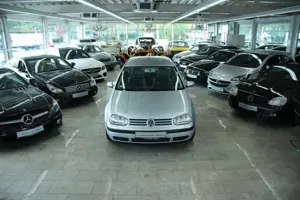 Volkswagen Golf 1.6 AUTO