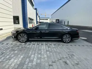 Audi A8 A8 L 60 TFSI quattro tiptronic Originalpreis 192k Bild 2