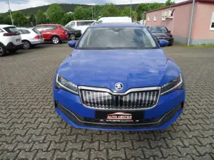 Skoda Superb Style iV Hybrid+Autom+LED+AHK+Navi+Pano-SD+4x SHZ
