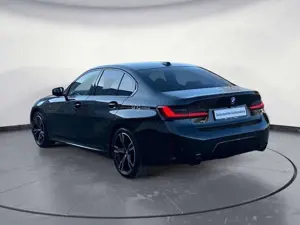 BMW 320 d xDrive M Sport Navi Klima Leder PDC Kamera Bild 4