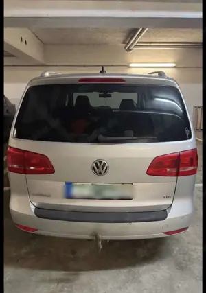 Volkswagen Touran Highline Bild 2