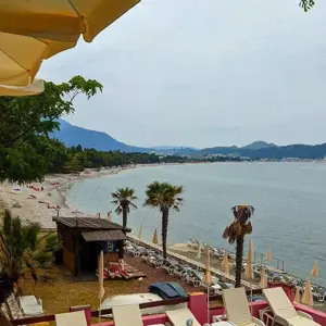 Erschlossener Baugrund. 3000qm. Meer 2km. Panoramablick.