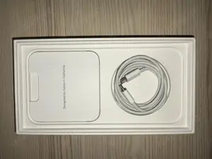 Leere Apple iPhone 14 PLUS Box & USB-C auf Lightning Ladekabel