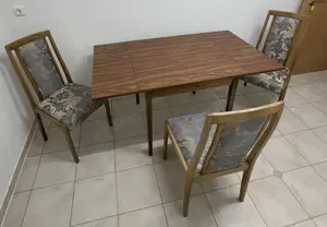 Toller Esstischplatz bis zu 6 Personen inkl. 3 Stühlen