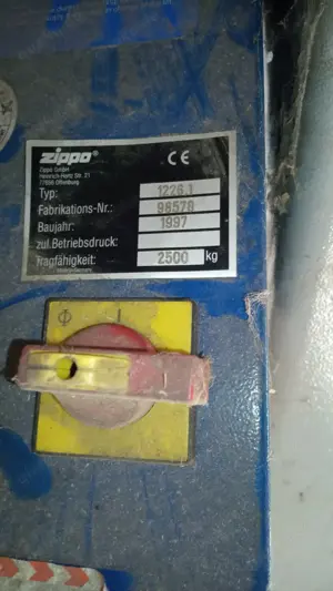 Zippo Hebebühne 2,5to