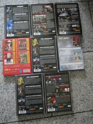 8 DVD Paket auf jeder Box sind 3 oder 4 Filme Bild 2