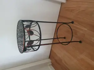 rustikaler Pflanzenständer
