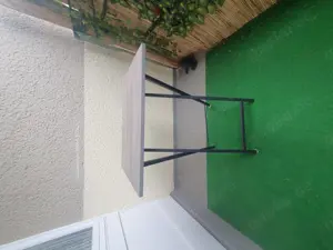 rustikaler Balkontisch