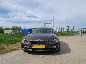 BMW 318 318d Touring Aut. Luxury Line