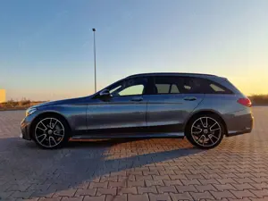 Mercedes-Benz C 220 d 4Matic T 9G-TRONIC AMG Line Bild 2
