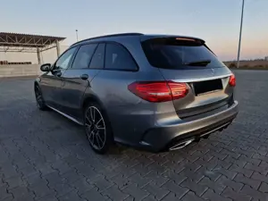 Mercedes-Benz C 220 d 4Matic T 9G-TRONIC AMG Line Bild 3