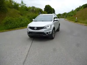 SsangYong Korando 2.0 e-XDi DPF 4WD Automatik Sapphire Bild 2