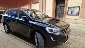 Volvo XC60 XC60 D4 Momentum AHK schwenkbar