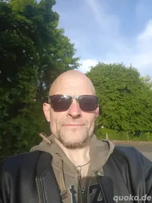 Welche Arabische Frau hat Lust mit einem Athletischen Oberleutnant ein schön Film zu drehen 