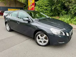 Volvo S60 Momentum*AllwetterReifen*Erst111TKM*Tüv Neu!! Bild 2