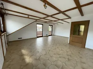 Nette 2,5-Zimmer-Dachgeschosswohnung mit Balkon in Heimsheim