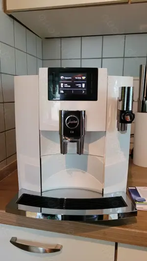 Jura E 8 Kaffeevollautomat