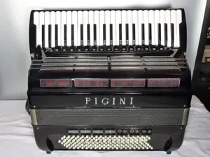 PIGINI  Akkordeon CASSOTTO, 158 Bässe  5-chör Accordion