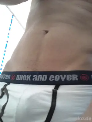 suche dauergeilen hetero bi Kerl dem diskret öfter ein blasen, lutschen kann