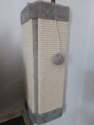 Ecke-Kratzbrett, Sofa-Kratzmatte und Ballspiel mit kleinem Kratzstamm